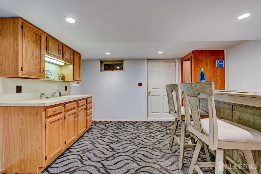 416 Giles Avenue Middlesex, NJ 08846
