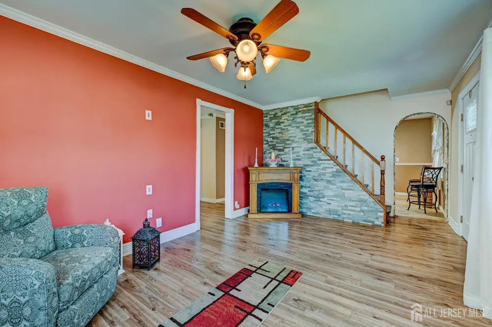 416 Giles Avenue Middlesex, NJ 08846