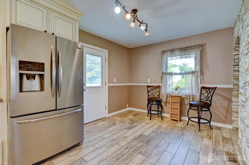 416 Giles Avenue Middlesex, NJ 08846