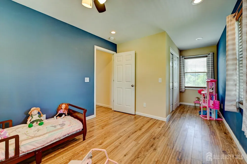 416 Giles Avenue Middlesex, NJ 08846