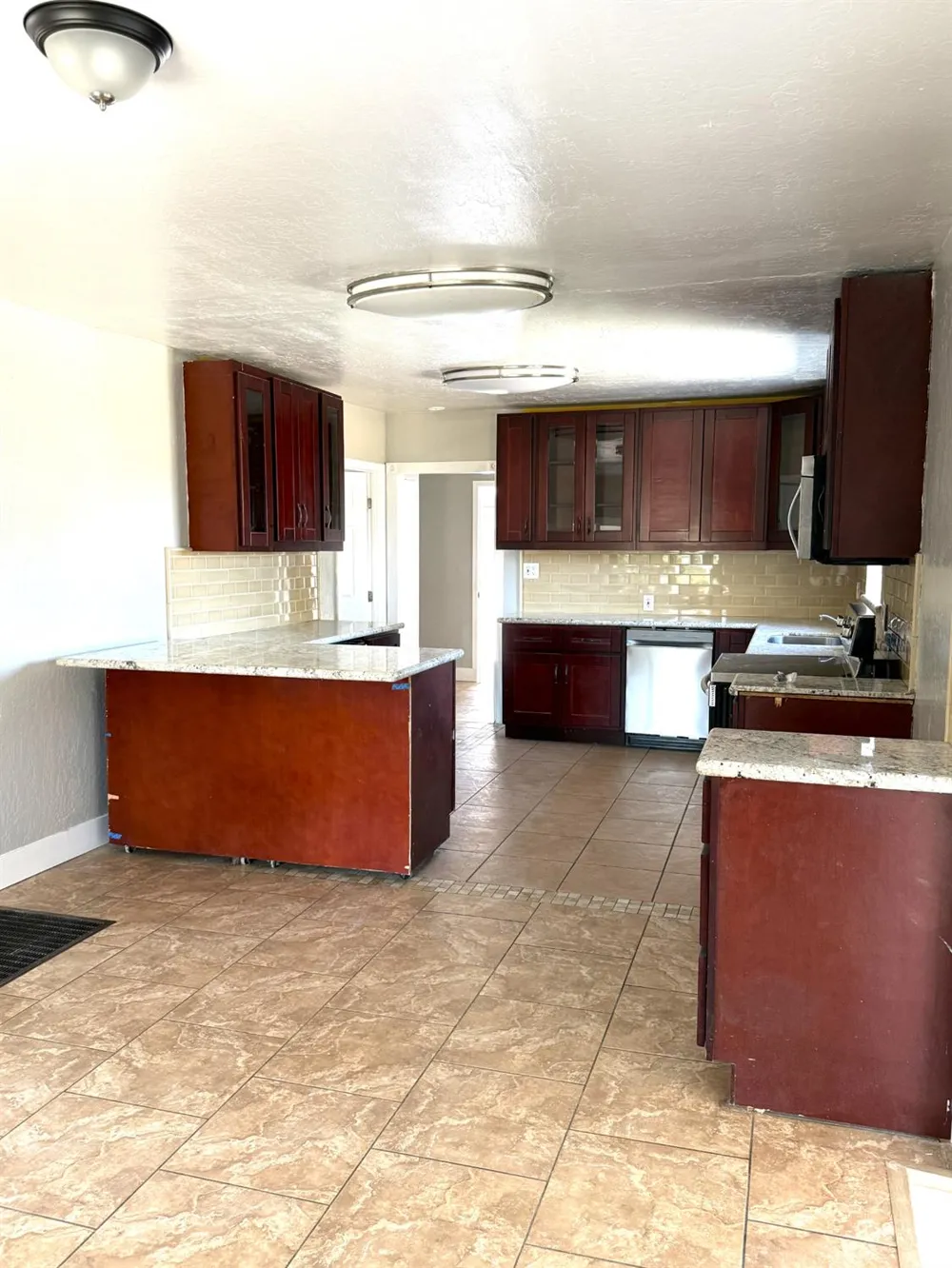 12835 Columbet Gilroy, CA 95046