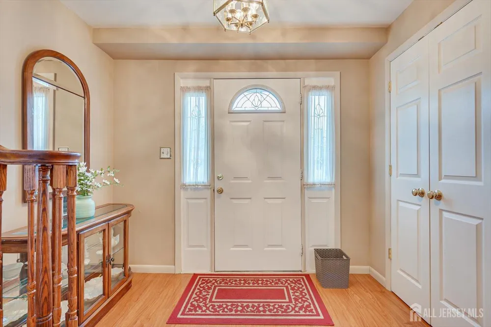 48 Frost Avenue Edison, NJ 08820