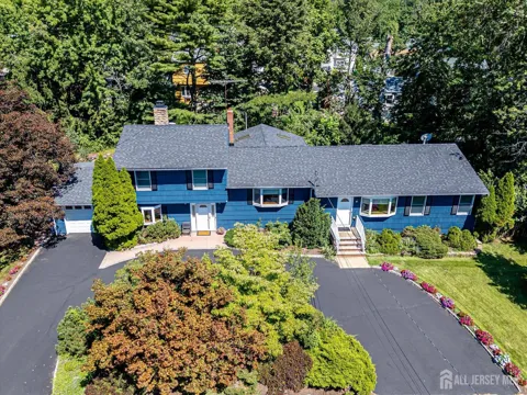 48 Frost Avenue