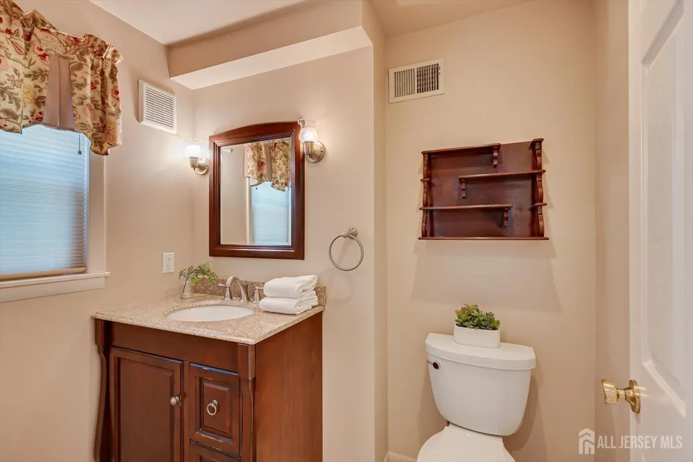 48 Frost Avenue Edison, NJ 08820