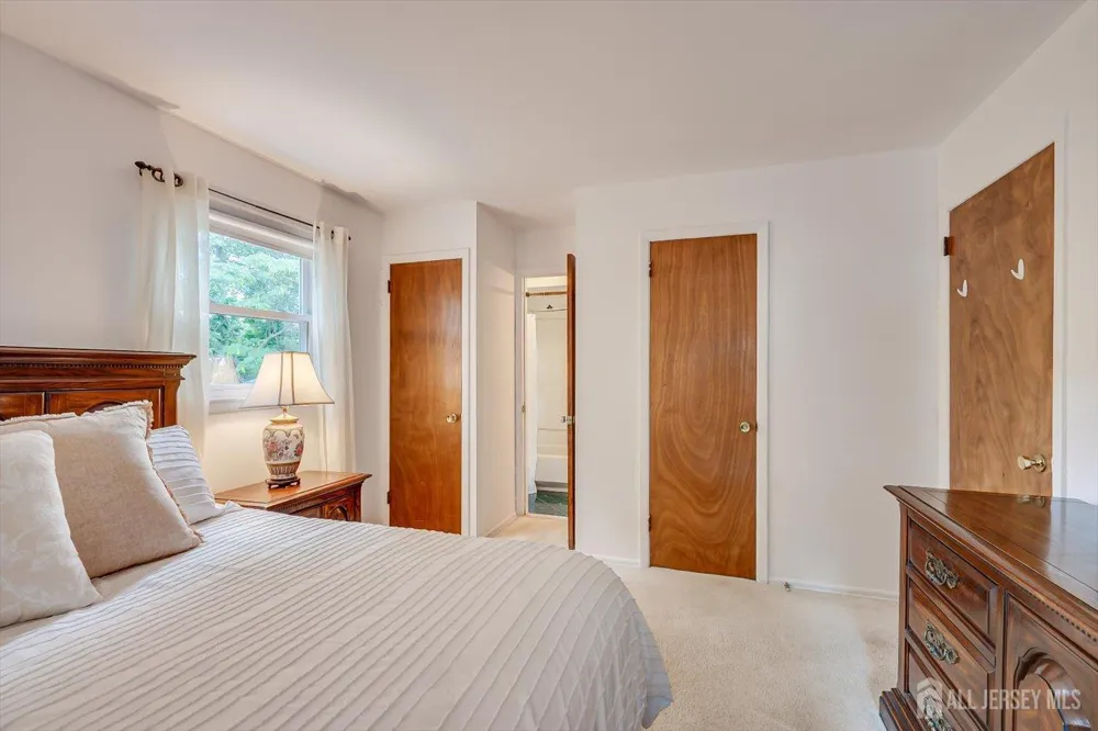48 Frost Avenue Edison, NJ 08820
