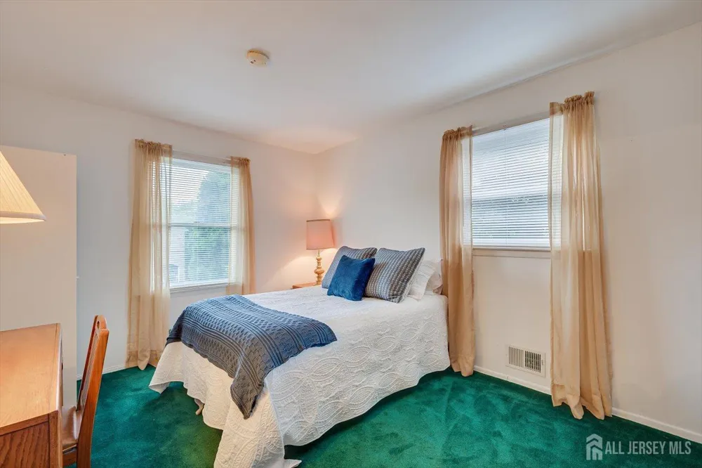 48 Frost Avenue Edison, NJ 08820