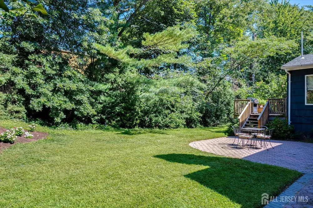 48 Frost Avenue Edison, NJ 08820