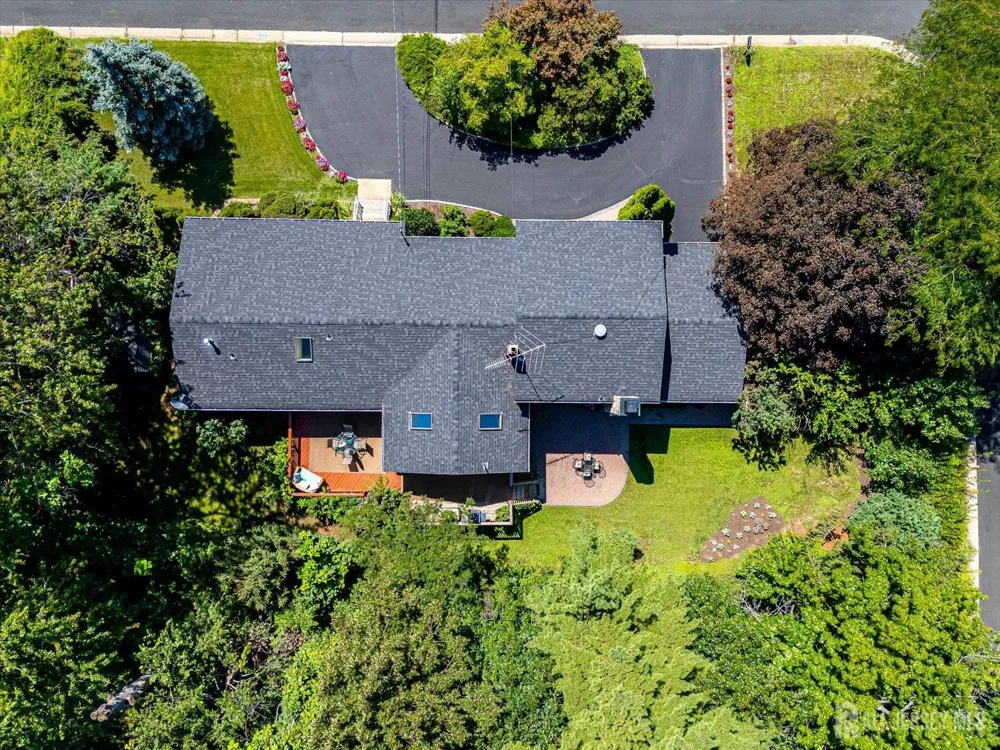 48 Frost Avenue Edison, NJ 08820