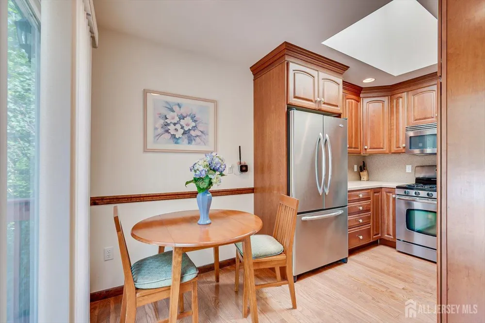 48 Frost Avenue Edison, NJ 08820