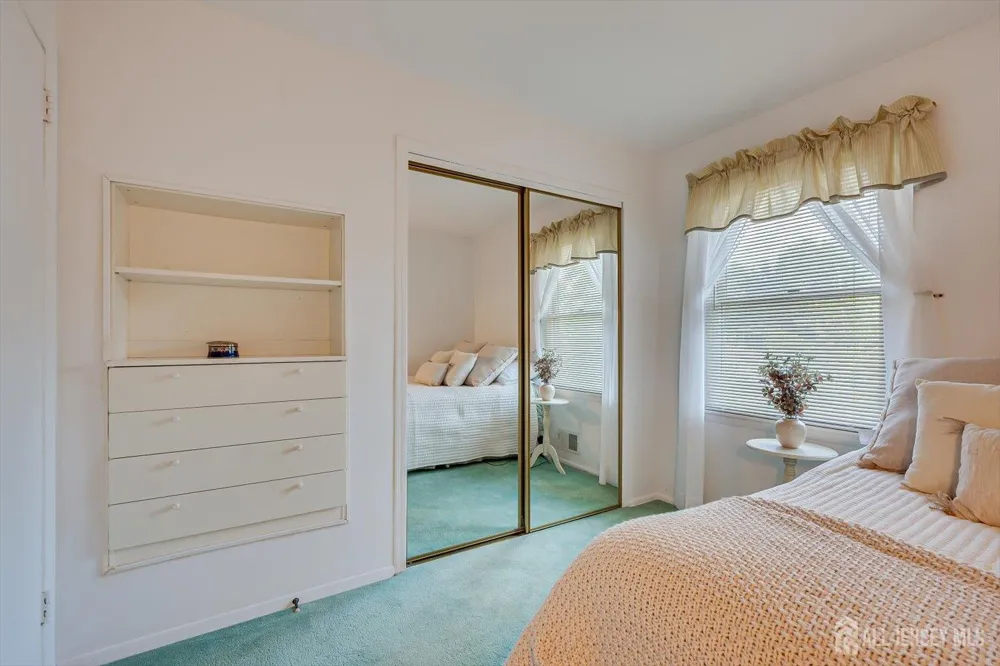 48 Frost Avenue Edison, NJ 08820