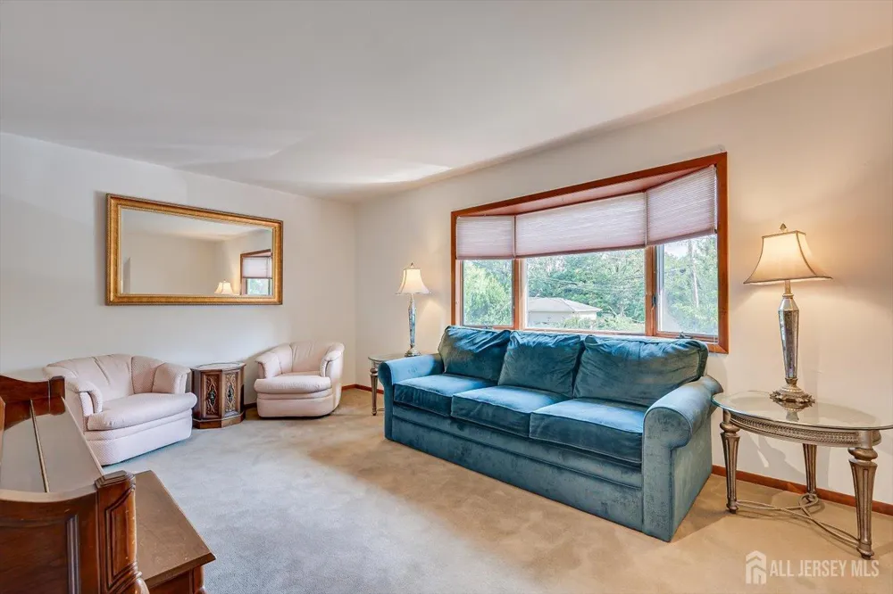 48 Frost Avenue Edison, NJ 08820