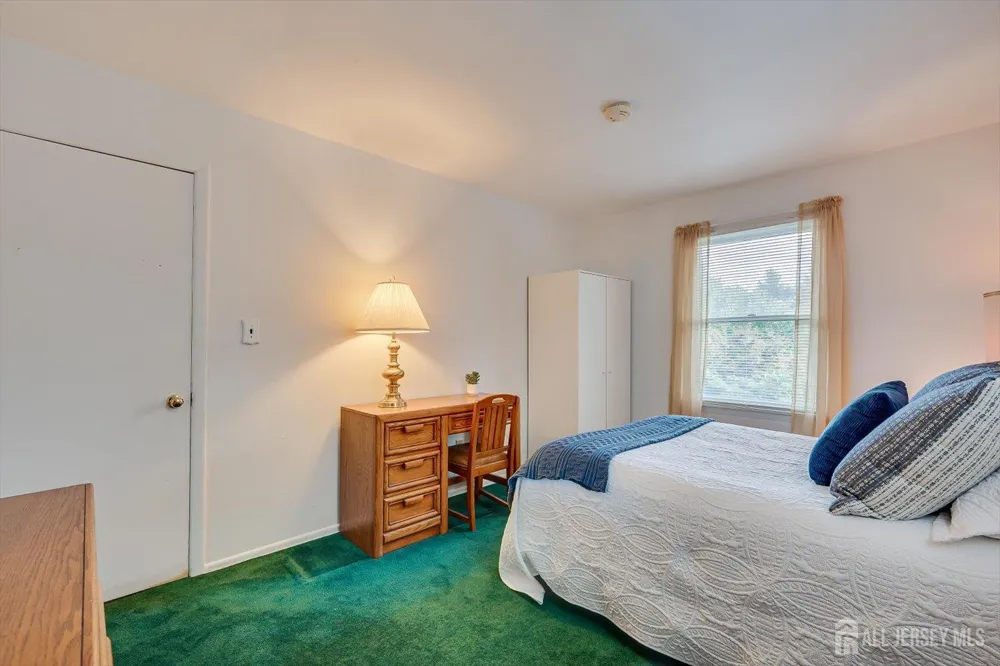 48 Frost Avenue Edison, NJ 08820
