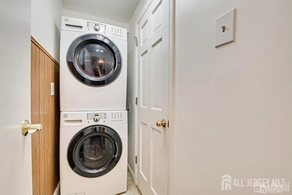 559 Wood Avenue Edison, NJ 08820