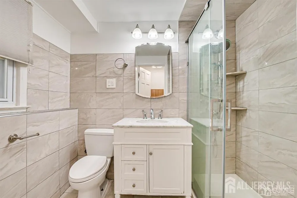 559 Wood Avenue Edison, NJ 08820