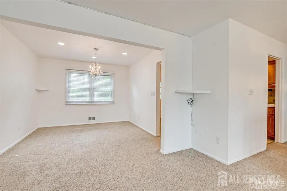 559 Wood Avenue Edison, NJ 08820