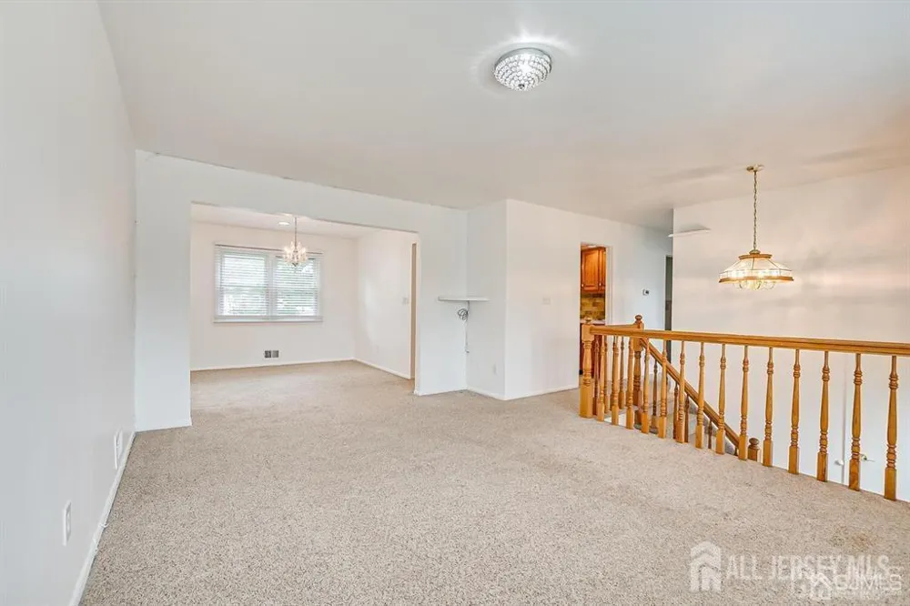 559 Wood Avenue Edison, NJ 08820