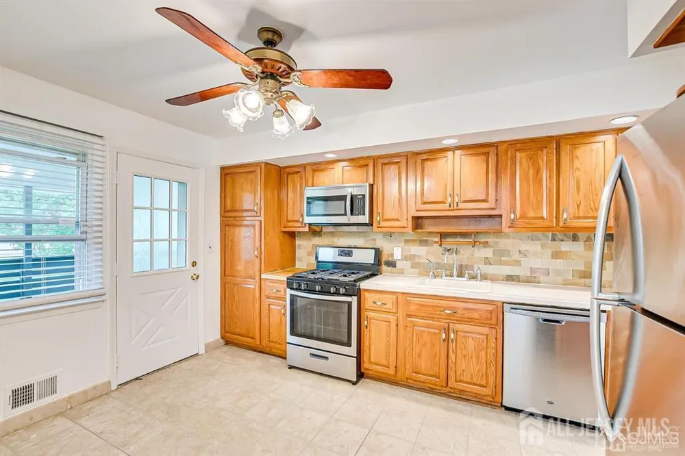 559 Wood Avenue Edison, NJ 08820