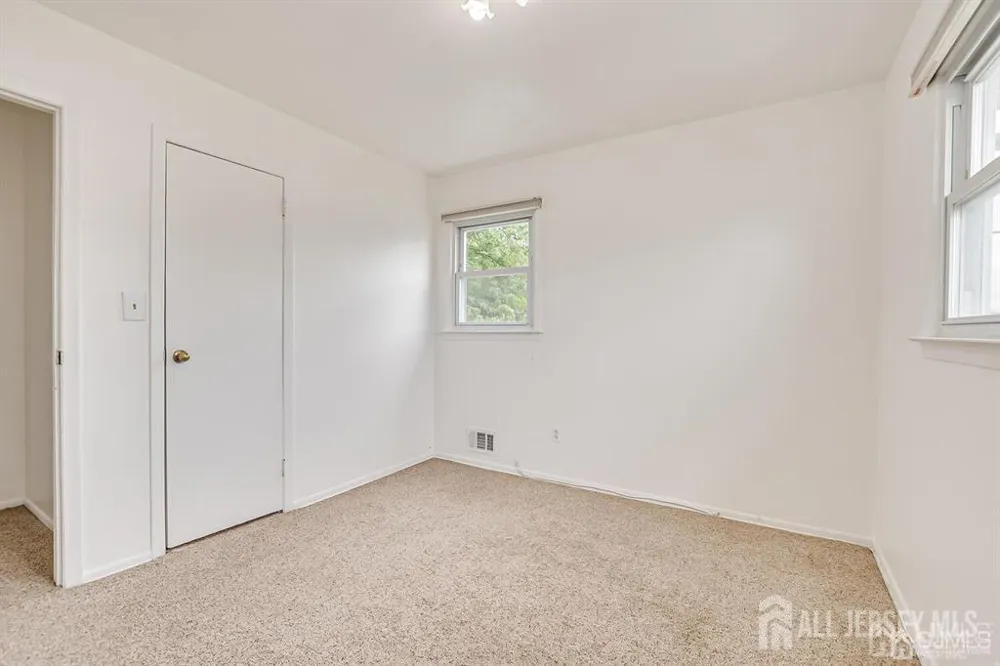 559 Wood Avenue Edison, NJ 08820