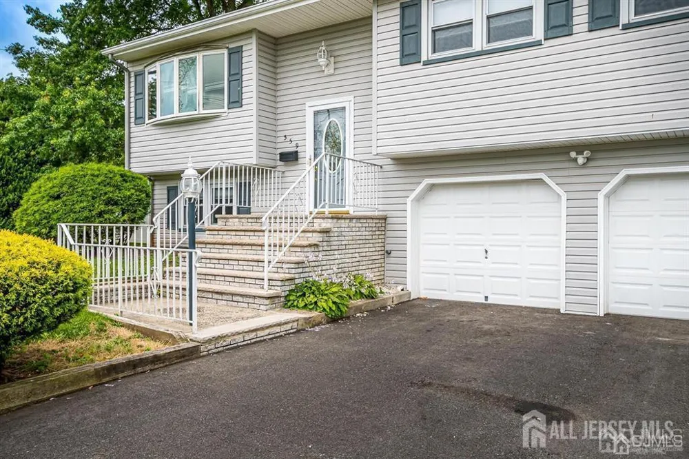 559 Wood Avenue Edison, NJ 08820