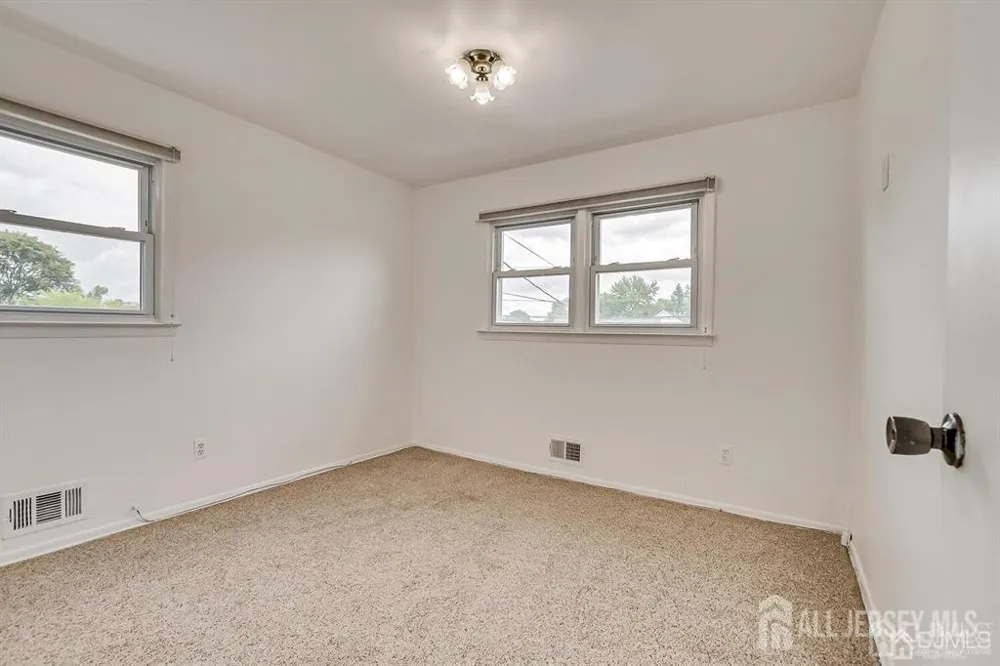559 Wood Avenue Edison, NJ 08820
