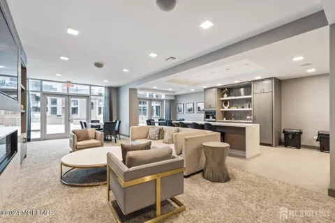 15 Morris Avenue #308