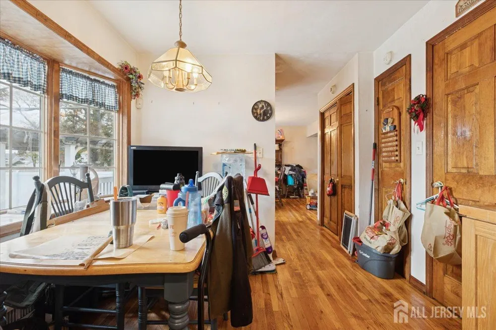 28 Debra Place Sewaren, NJ 07077