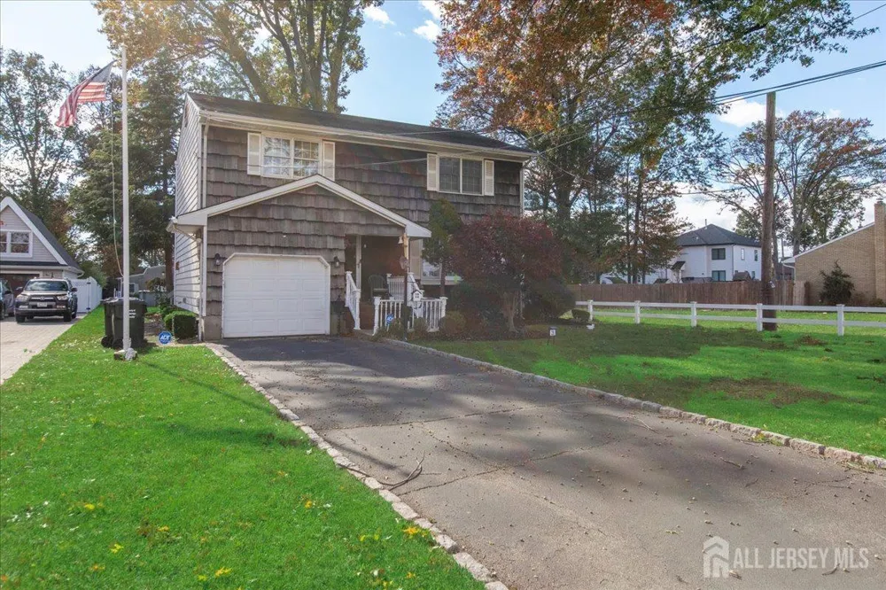 28 Debra Place Sewaren, NJ 07077