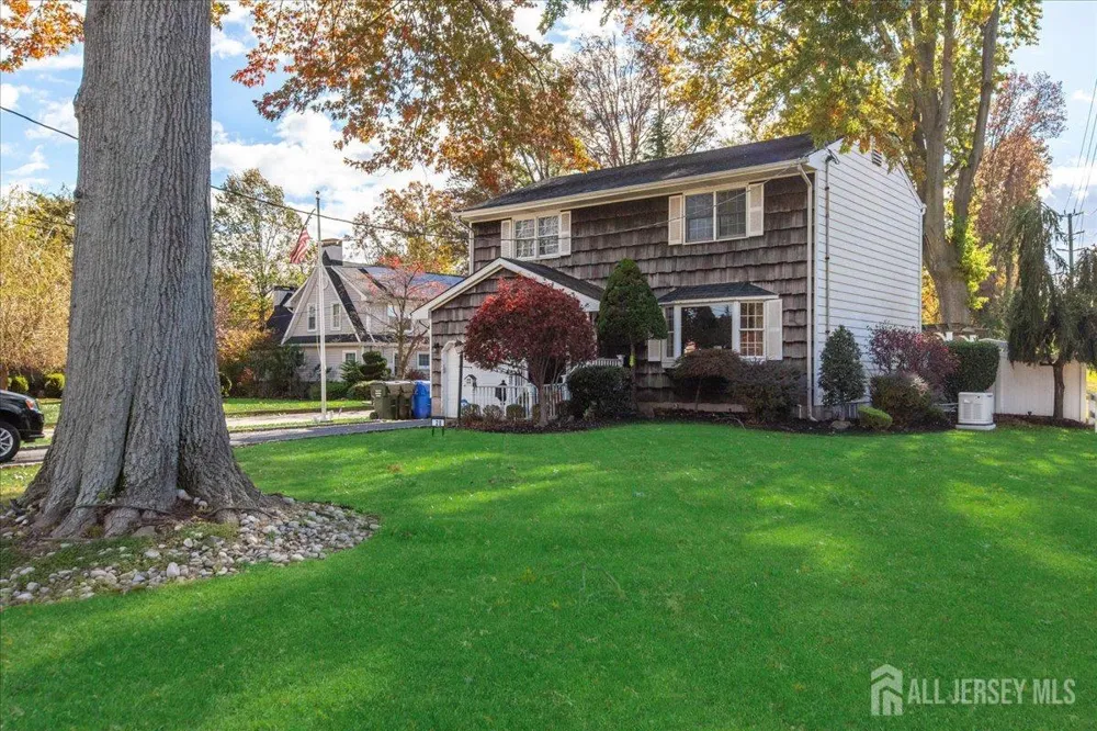 28 Debra Place Sewaren, NJ 07077