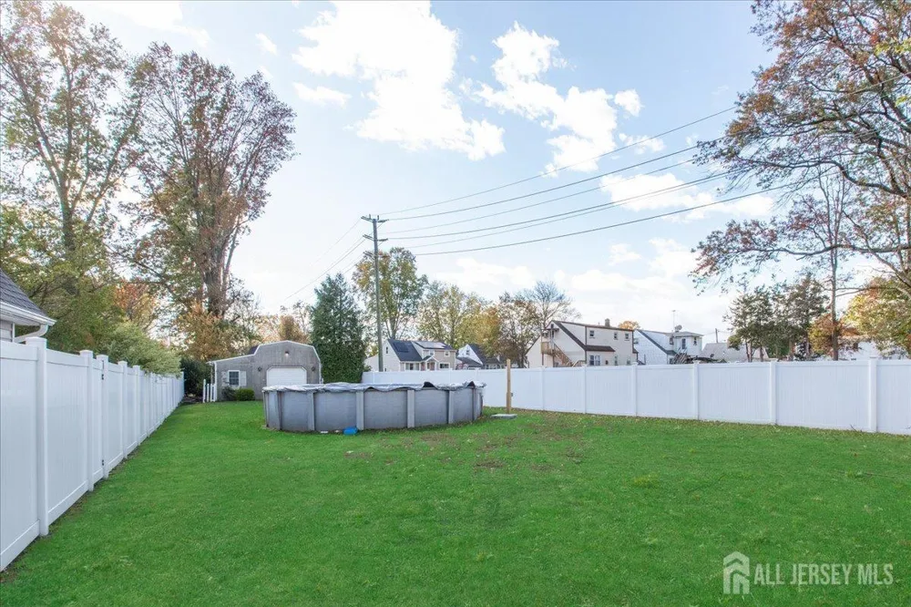 28 Debra Place Sewaren, NJ 07077