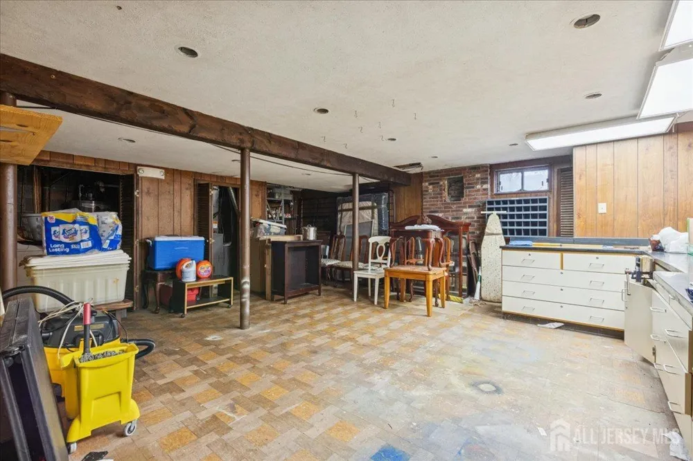 28 Debra Place Sewaren, NJ 07077