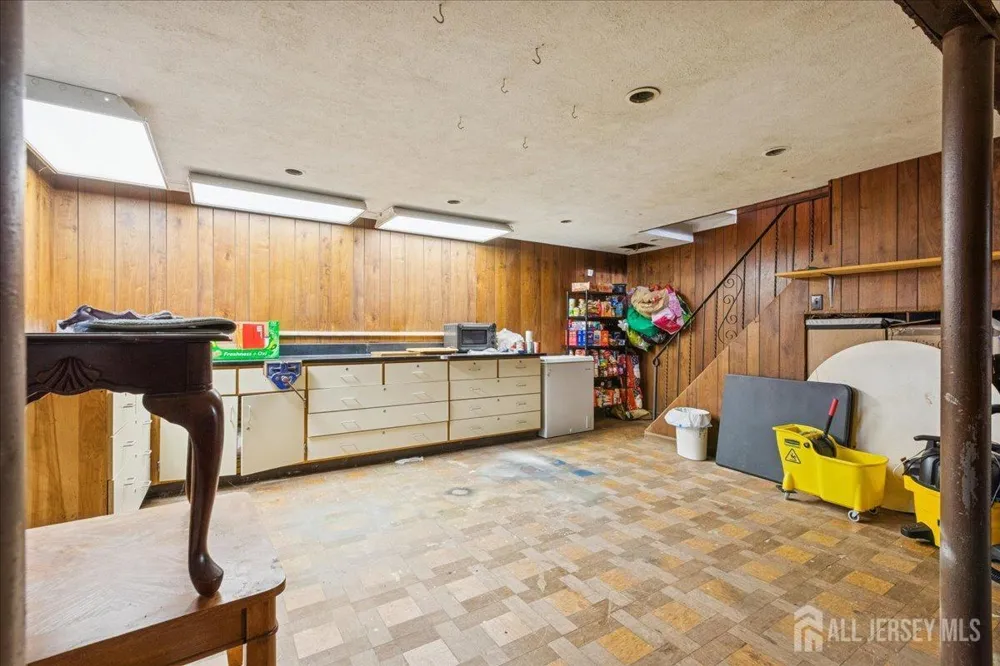 28 Debra Place Sewaren, NJ 07077