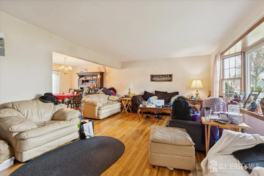 28 Debra Place Sewaren, NJ 07077