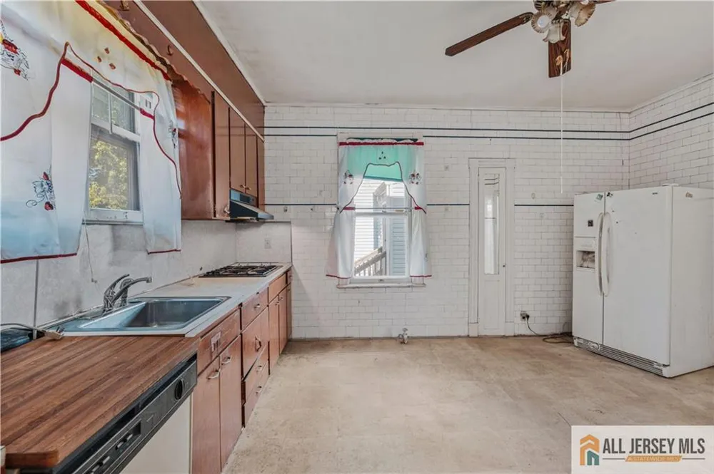 216 Handy Street New Brunswick, NJ 08901
