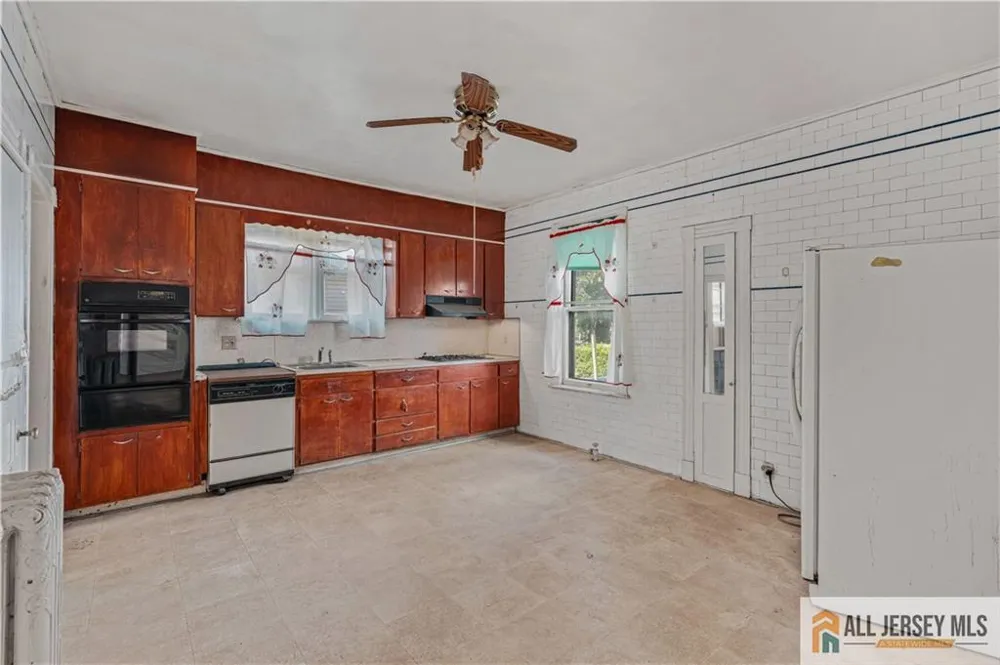 216 Handy Street New Brunswick, NJ 08901