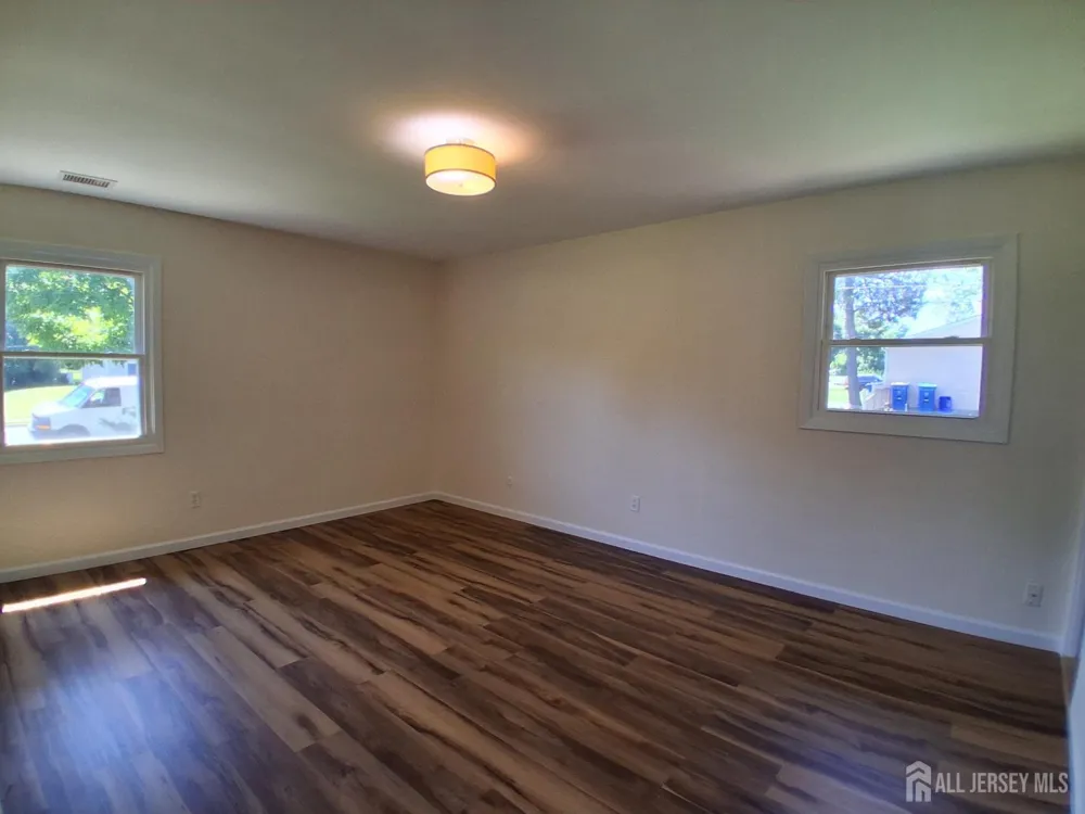 6 Flower Road Franklin Twsp, NJ 08873