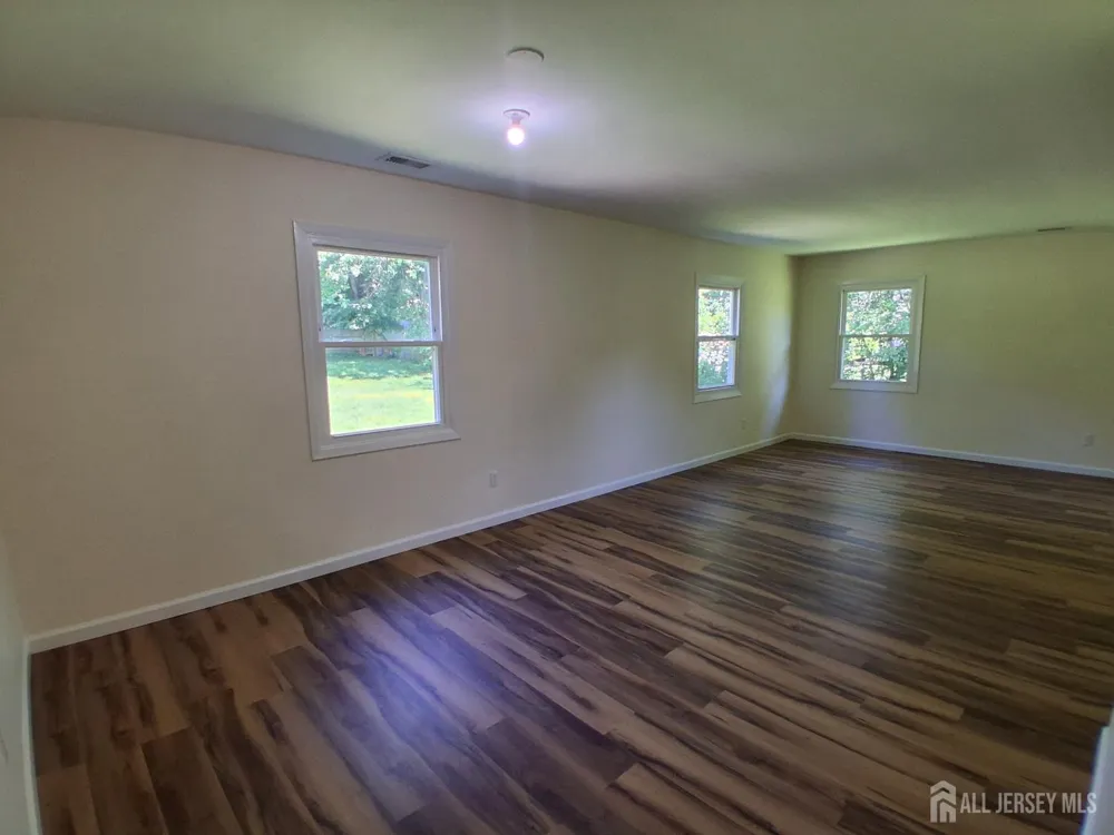 6 Flower Road Franklin Twsp, NJ 08873