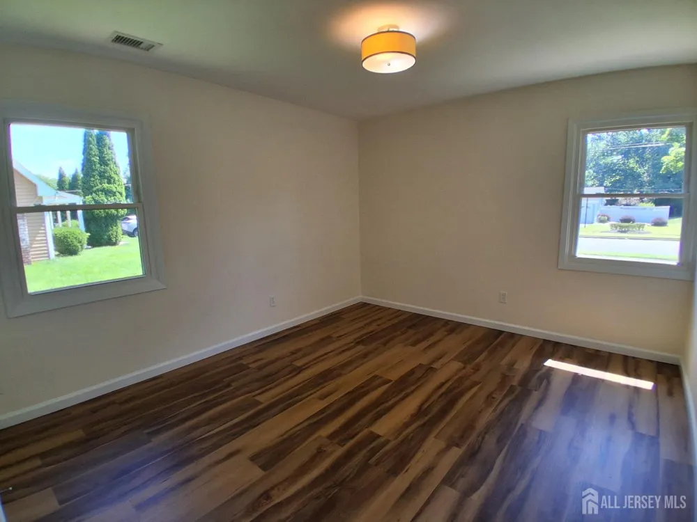 6 Flower Road Franklin Twsp, NJ 08873