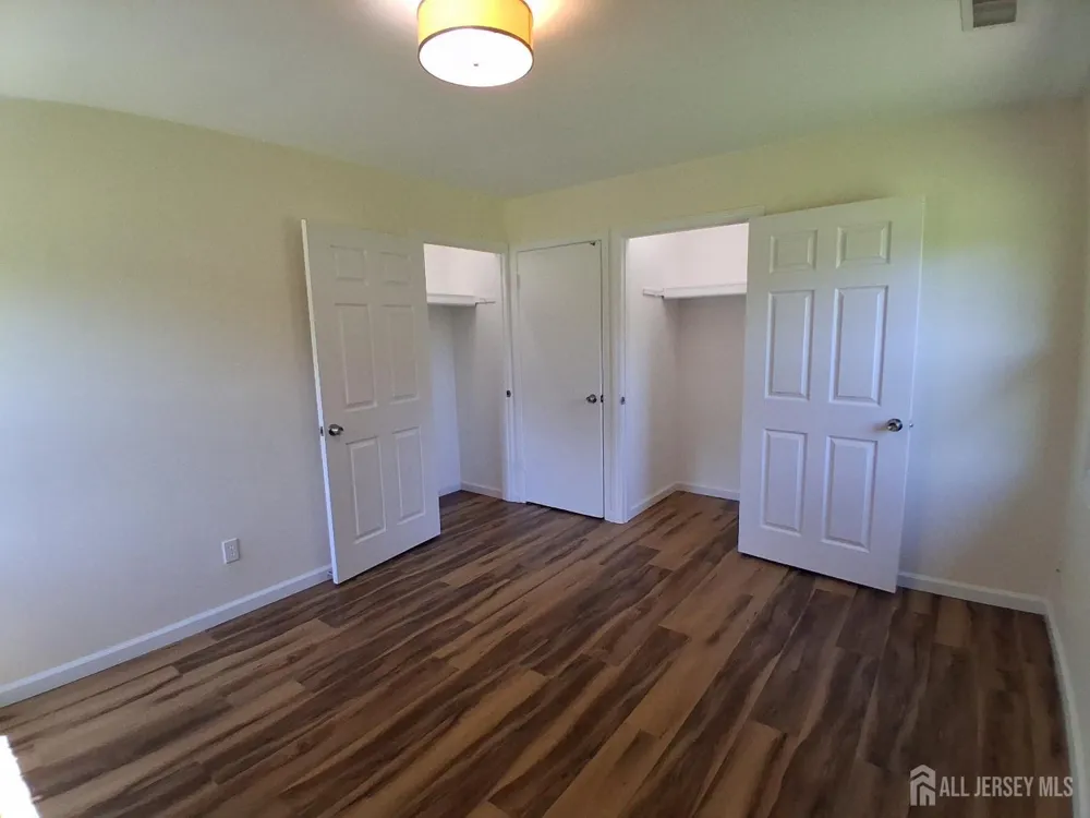 6 Flower Road Franklin Twsp, NJ 08873