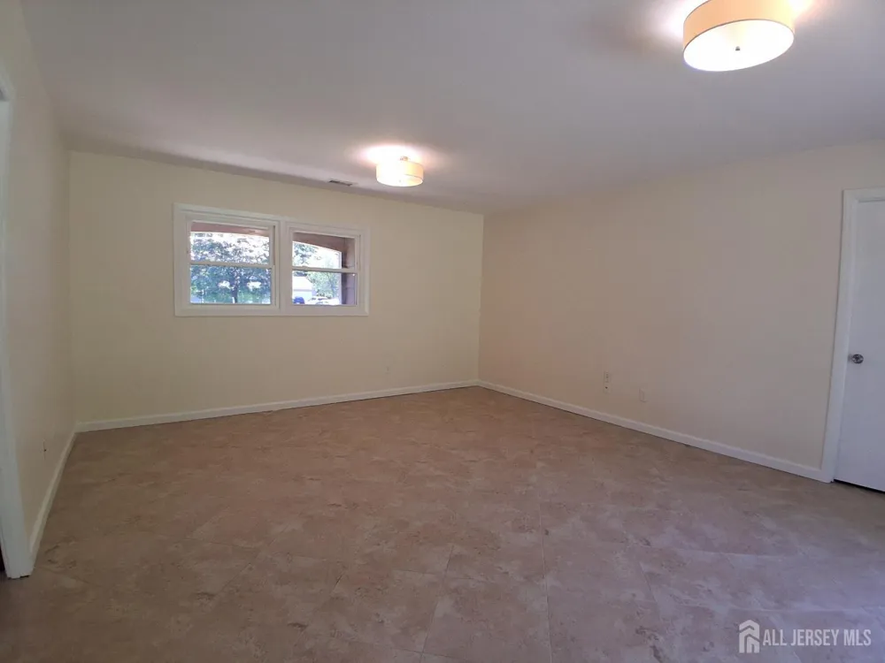 6 Flower Road Franklin Twsp, NJ 08873