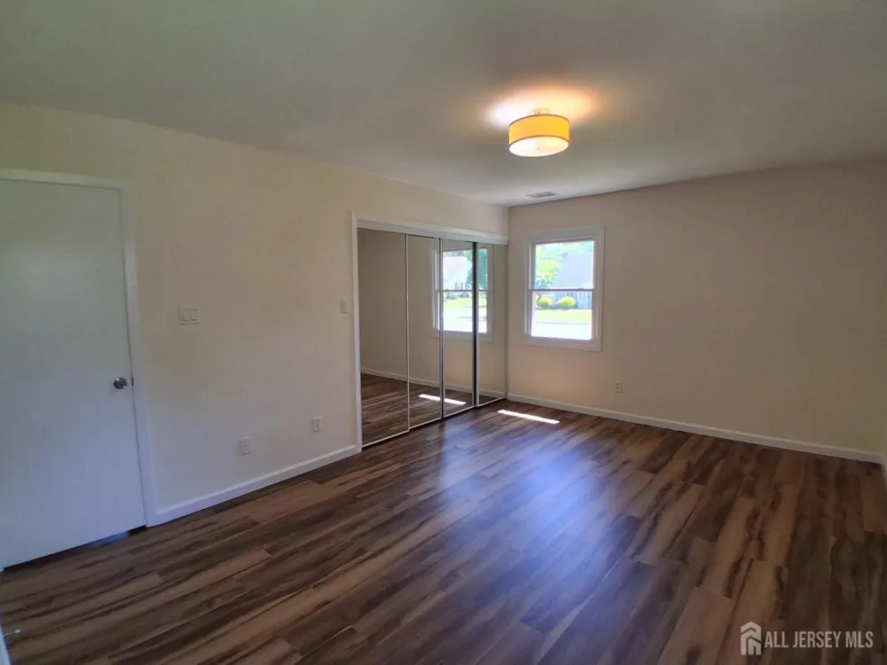 6 Flower Road Franklin Twsp, NJ 08873