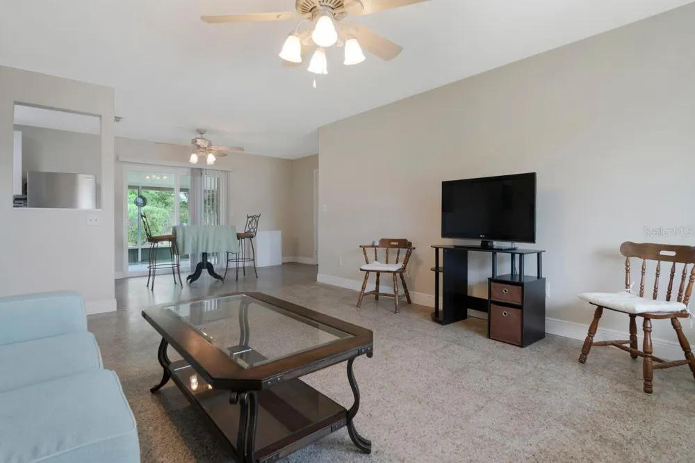 7713 W POWHATAN AVENUE Tampa, FL 33615