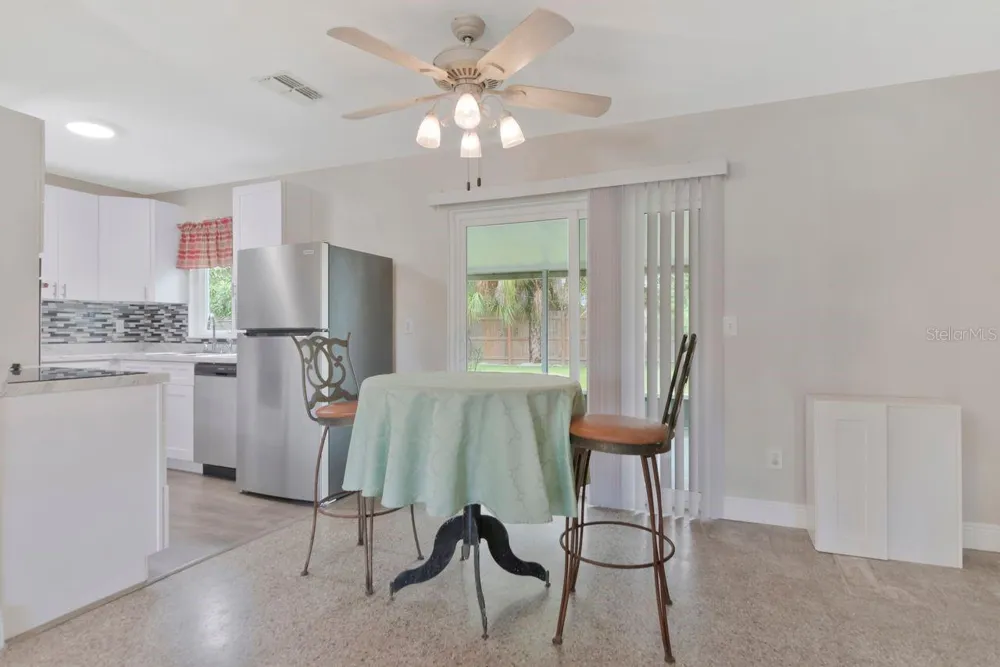 7713 W POWHATAN AVENUE Tampa, FL 33615