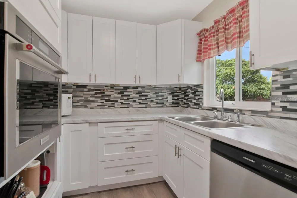 7713 W POWHATAN AVENUE Tampa, FL 33615