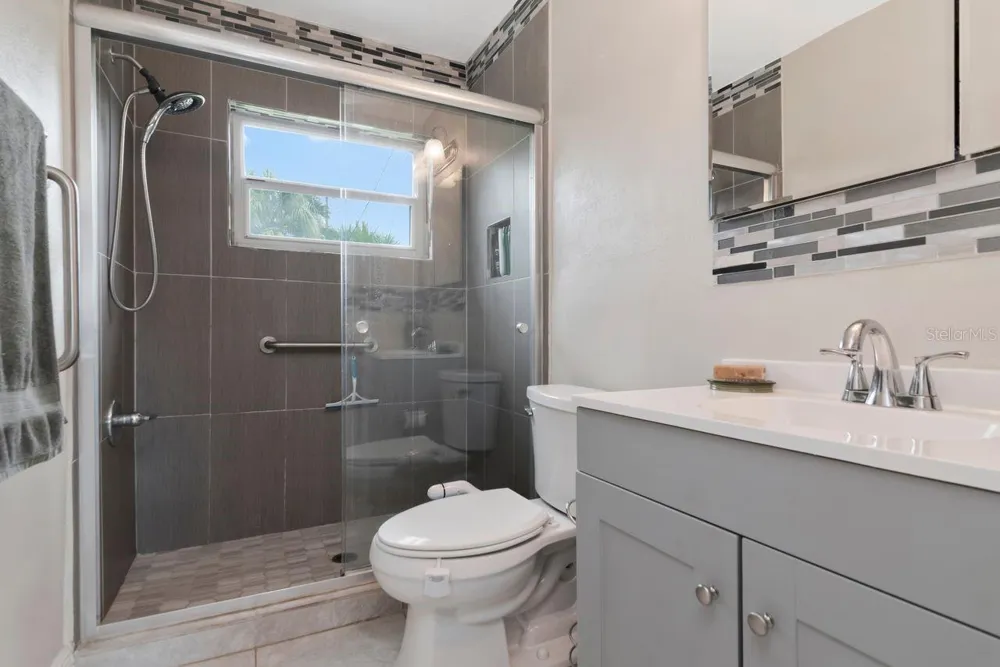 7713 W POWHATAN AVENUE Tampa, FL 33615