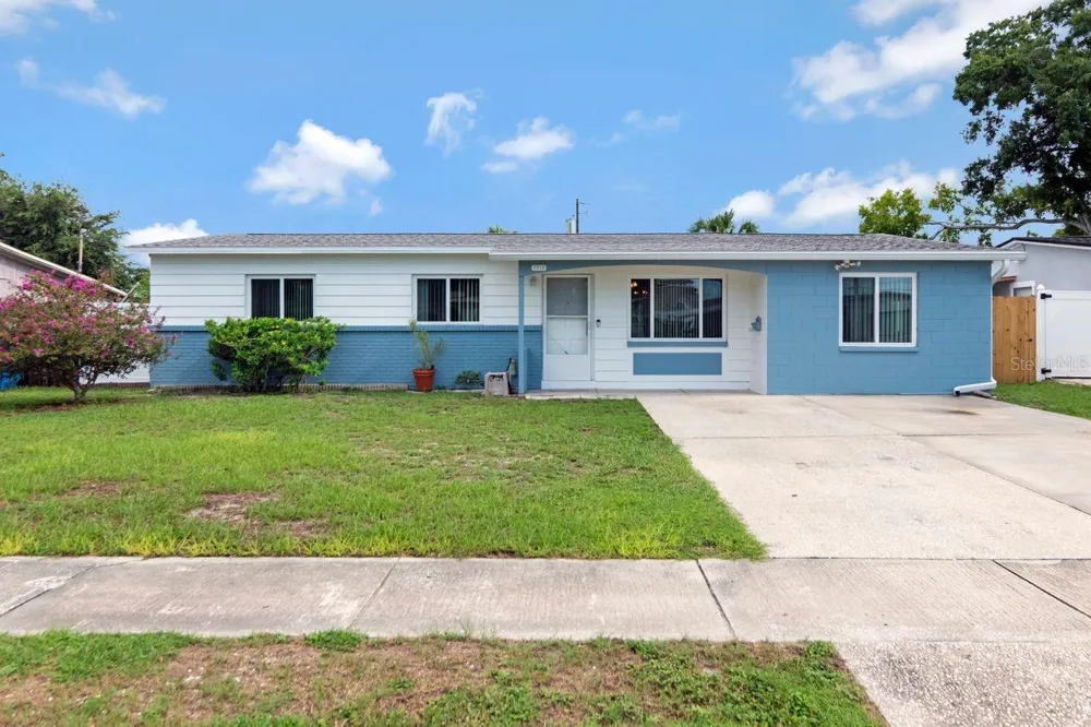7713 W POWHATAN AVENUE Tampa, FL 33615