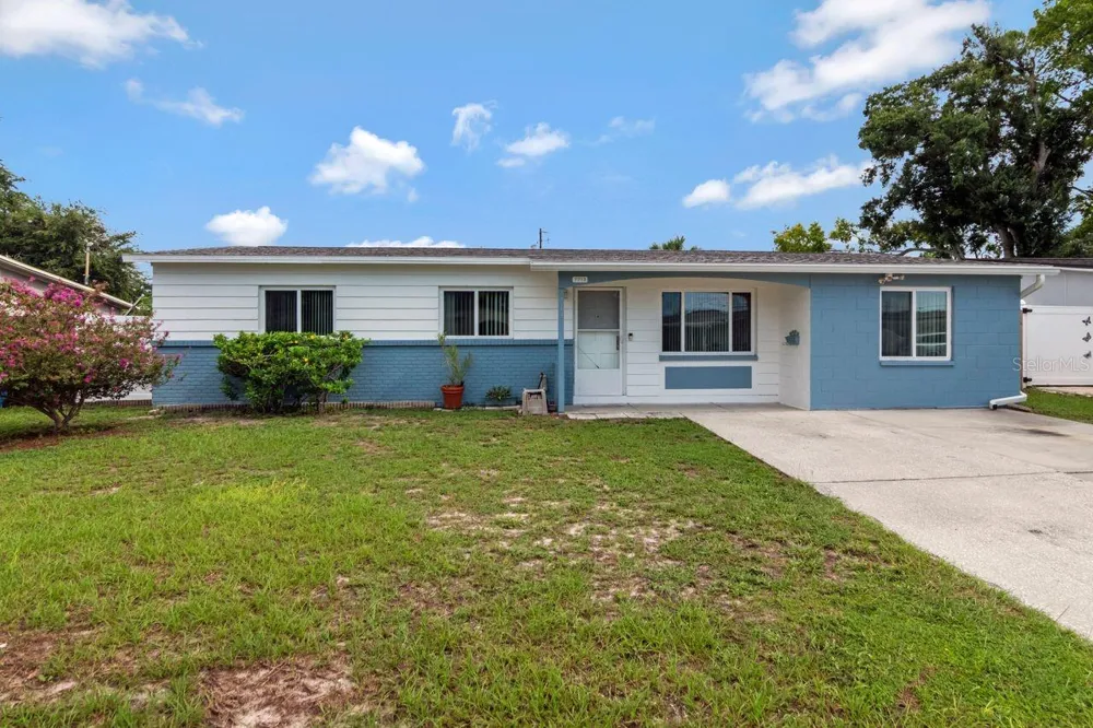 7713 W POWHATAN AVENUE Tampa, FL 33615