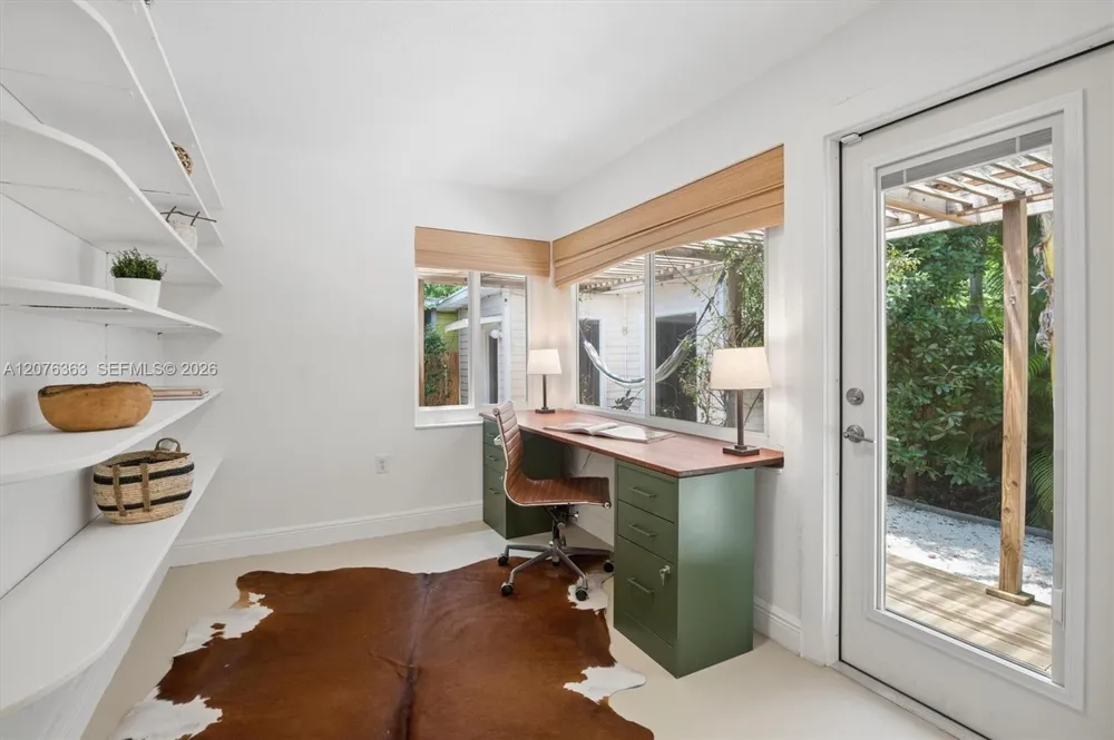 8230 NE 1st Pl Miami, FL 33138