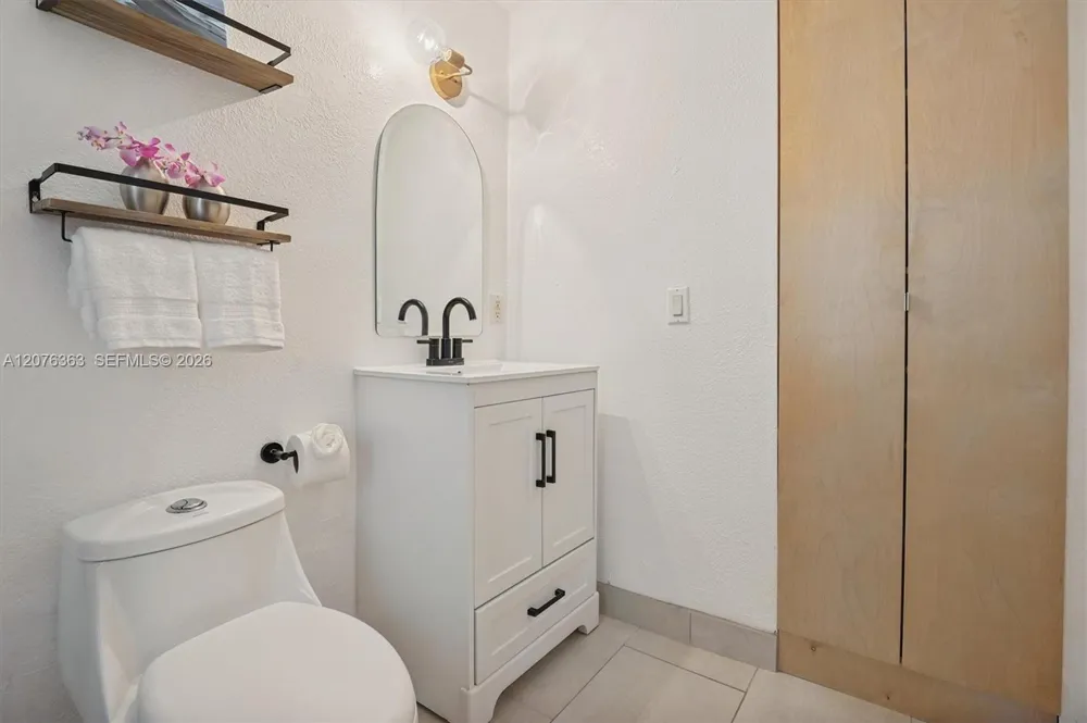 8230 NE 1st Pl Miami, FL 33138