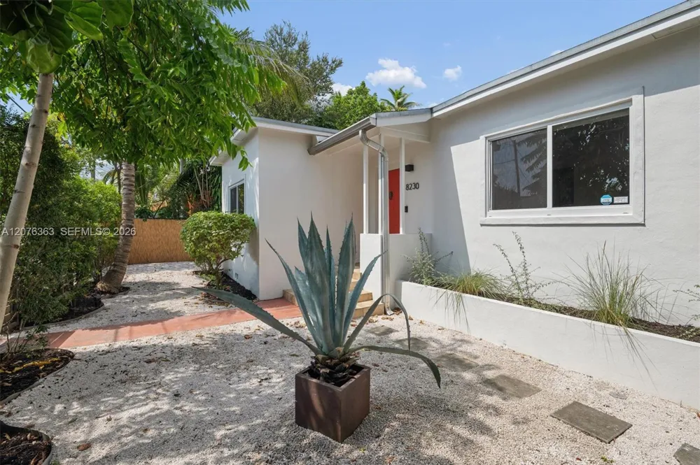 8230 NE 1st Pl Miami, FL 33138