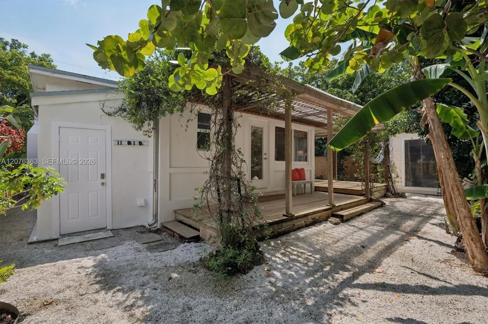 8230 NE 1st Pl Miami, FL 33138